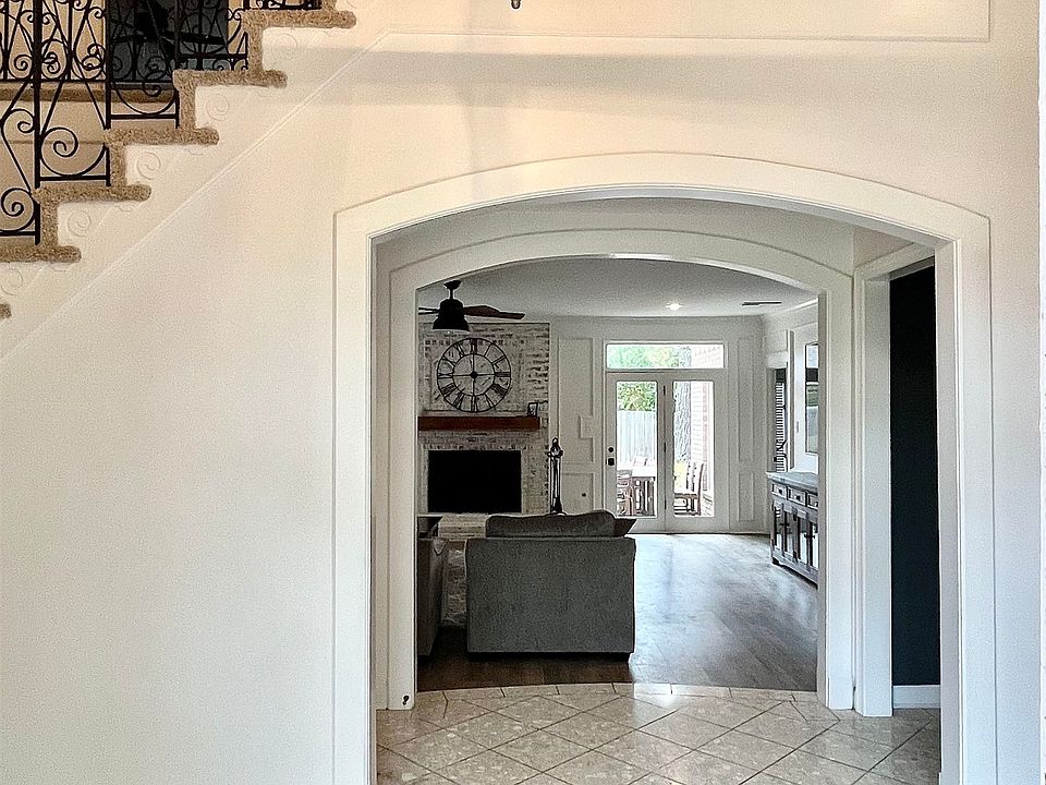 1st image of 2680 Sweet Oaks Cir