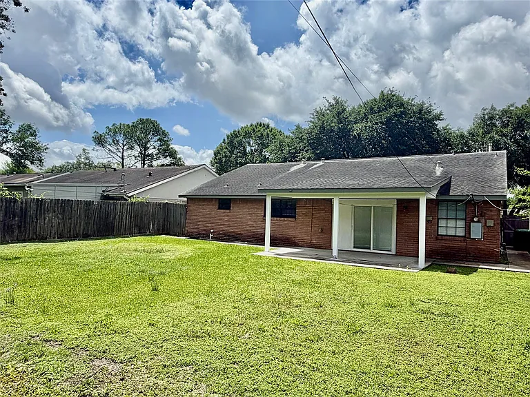 5838 Ludington Dr — Photo 19