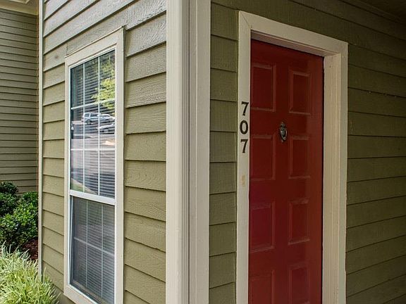 2nd image of 707 Riverview Dr SE