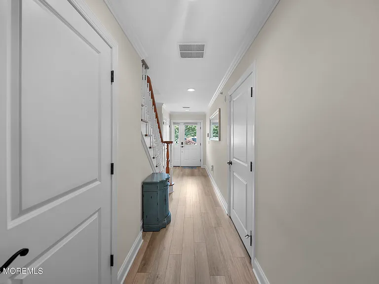 302 Villa Dr — Photo 8