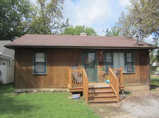 307 N 9th St, Murphysboro, IL 62966