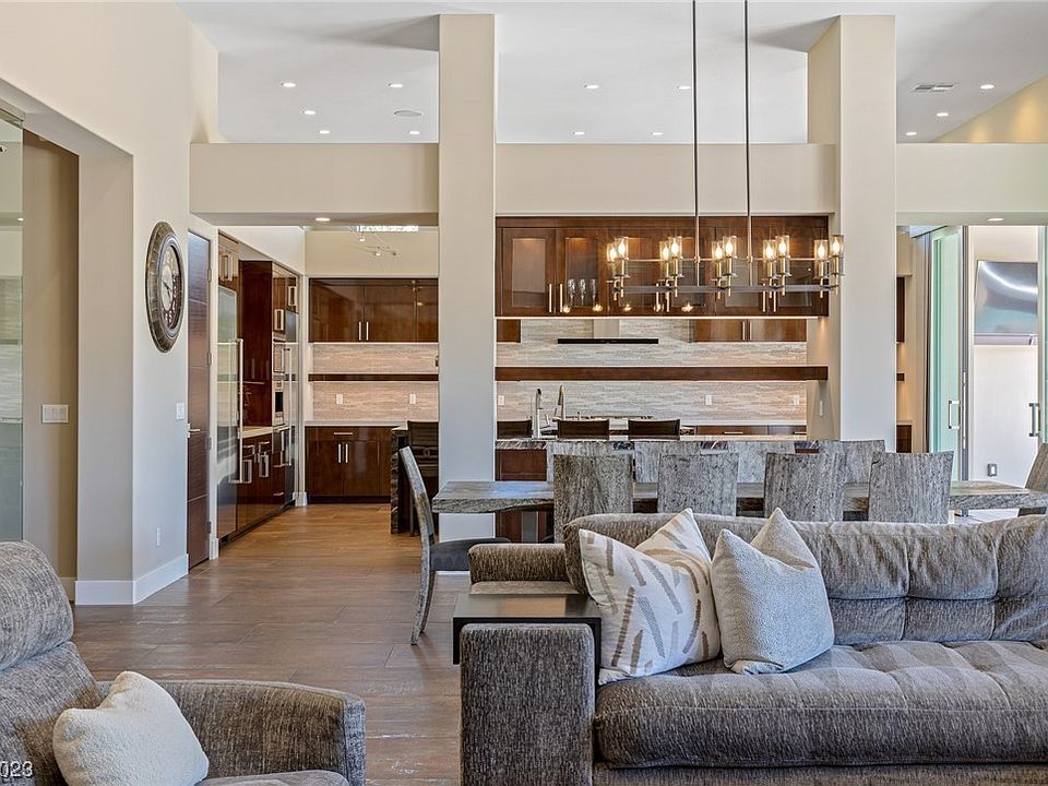 1st image of 7 Boulder Rock Cir