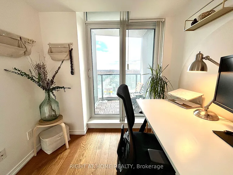 28 Harrison Garden Blvd #1007 — Photo 14