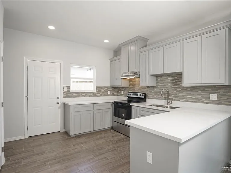 5900 Puffin Ave #1 — Photo 7