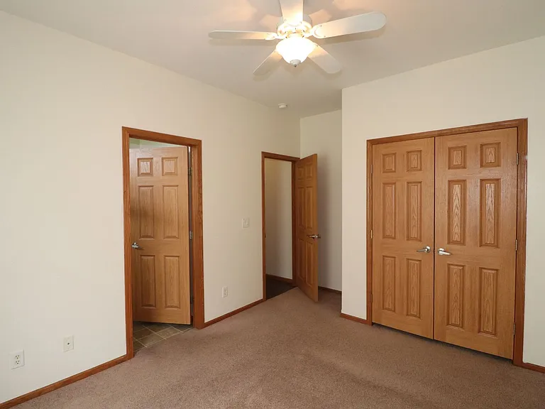 2120 Thompson Dr — Photo 23