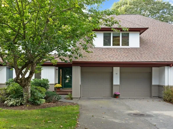 42 Cortland Dr, Sharon, MA 02067