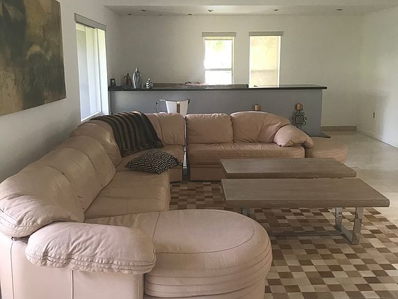 4th image of 7100 W Lago Dr