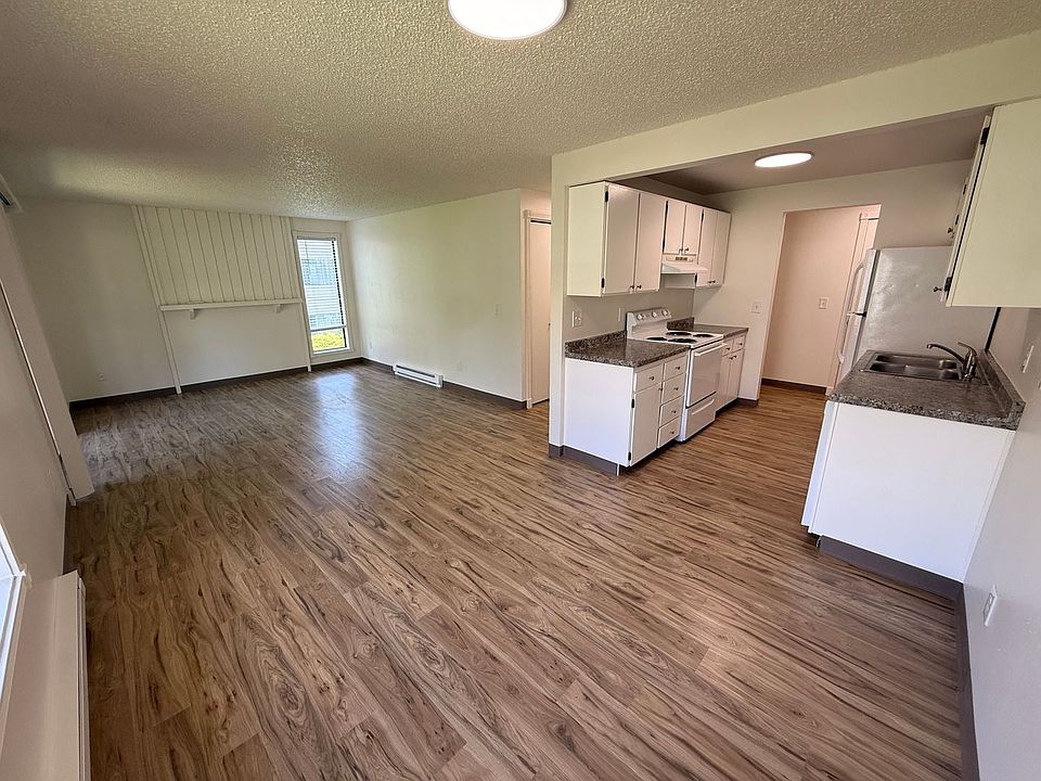 1st image of 2210-2212 N Houk Rd #4