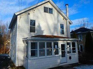 124 Maple Dr, Camillus, NY 13031