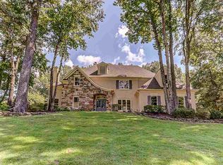 410 Riveredge Dr W, Cordova, TN 38018
