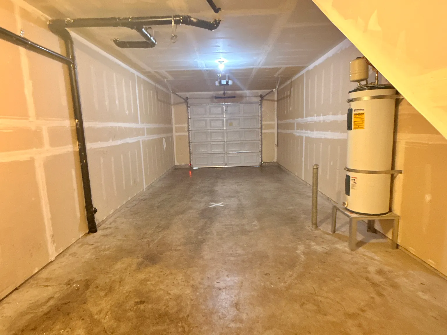 2 bed, 1.5 bath, 1338 sqft, $2,095 — Photo 4