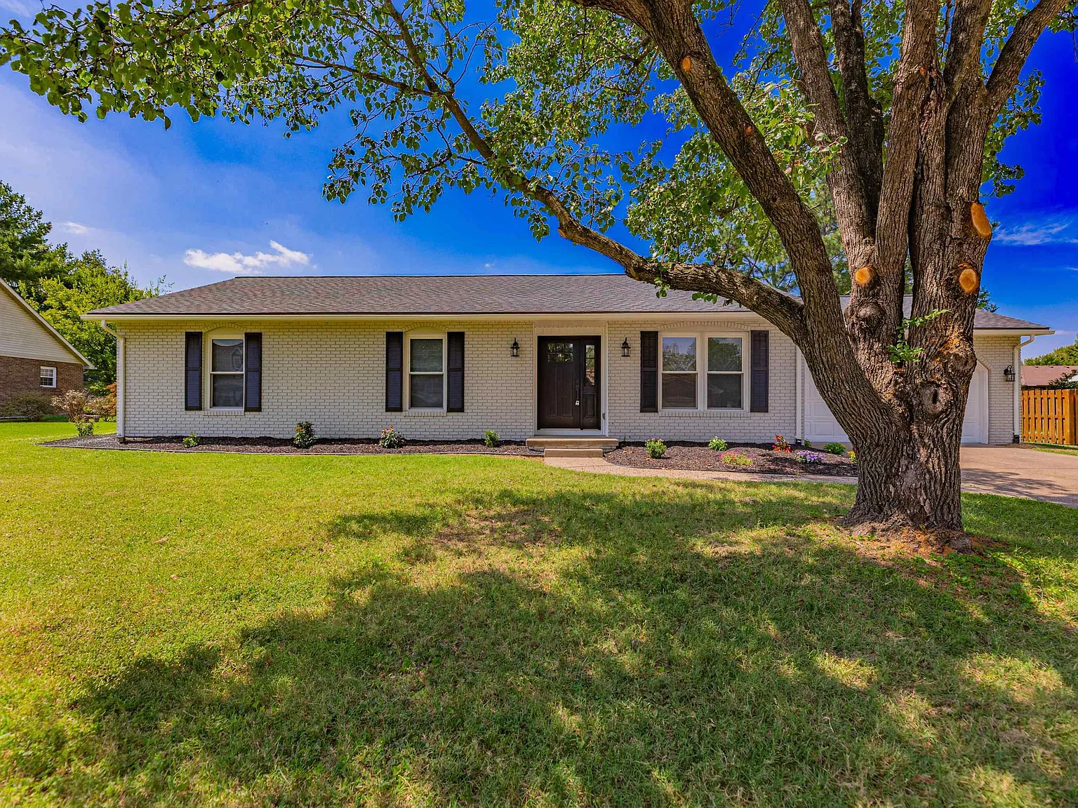 3 bed, 2.0 bath, $2,195 — Photo 4