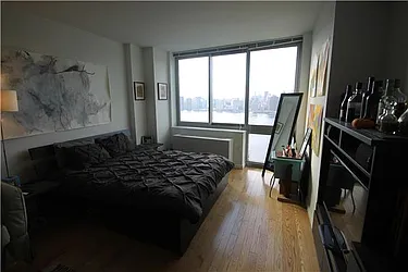 Rented by Space Marketing Shop