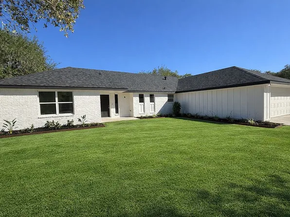 150 Wishert Rd, Rockport, TX 78382