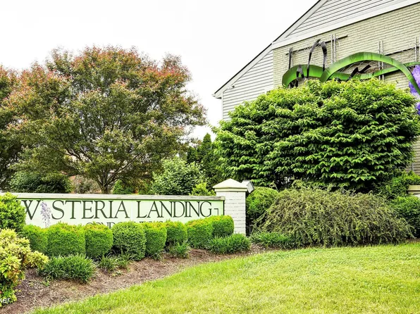 4306 Wisteria Landing Cir Unit 101, Louisville, KY 40218