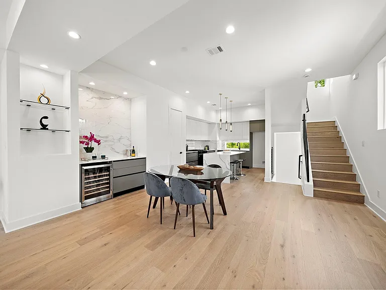 1607 Barbee St — Photo 11