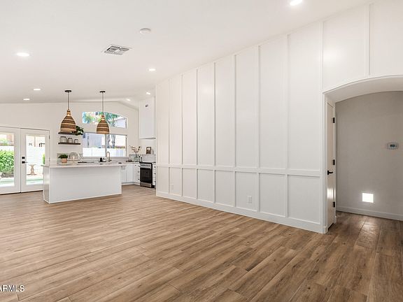 5th image of 3932 E ROSEMONTE Drive