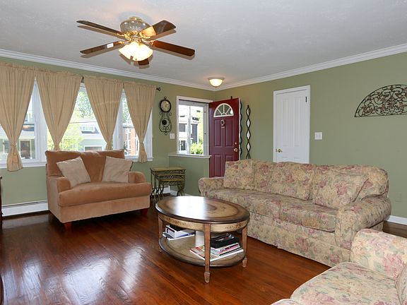 2nd image of 105 Sunnyside Ave