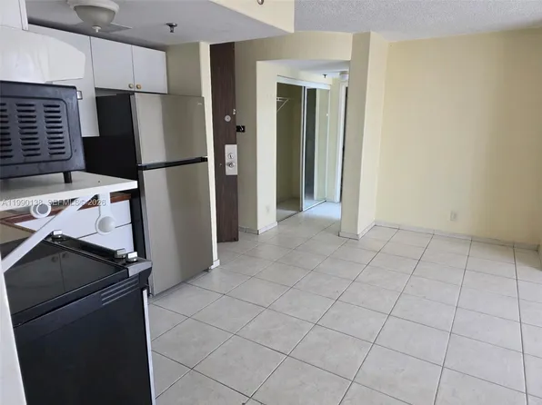 16450 NW 2nd Ave, Miami, FL