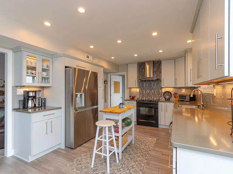 20B Freeman Dr — Photo 13