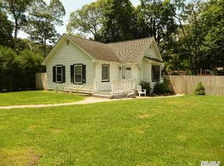 20 Seawanhaka Ave, Nesconset, NY 11767