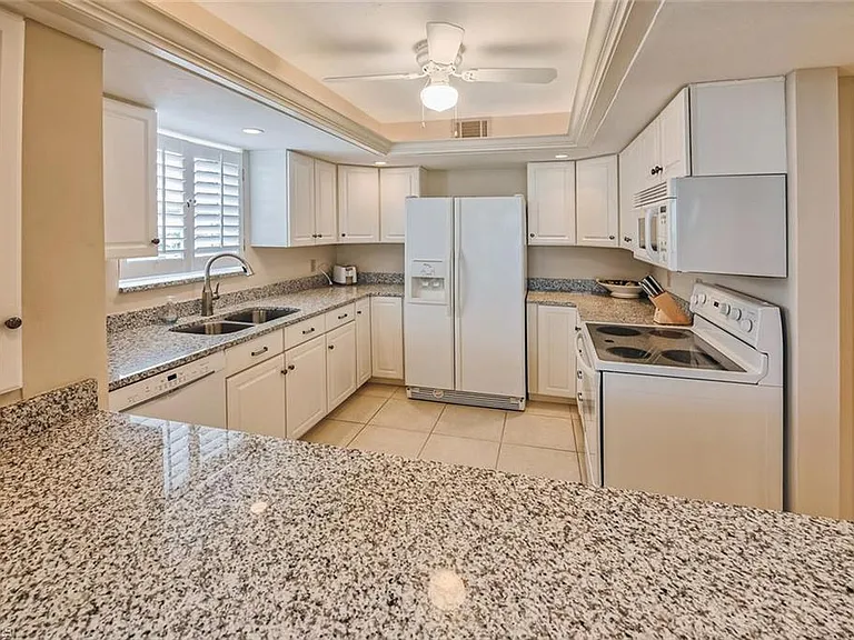 10701 Gulf Shore Dr #702 — Photo 12
