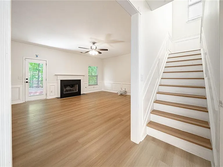 715 Moonlight Way — Photo 14