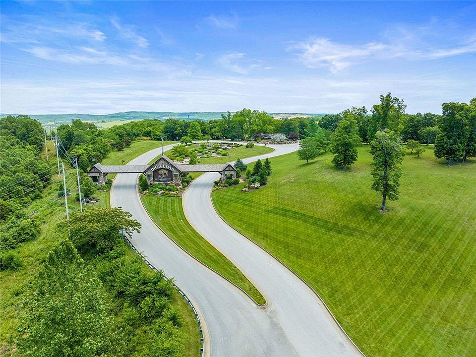 1st image of 184 Forest Oak Dr #120X150