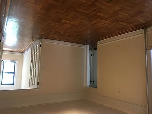 Rented by Hugawall Realty | media 35