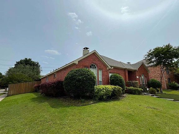 3rd image of 1388 Wentworth Dr
