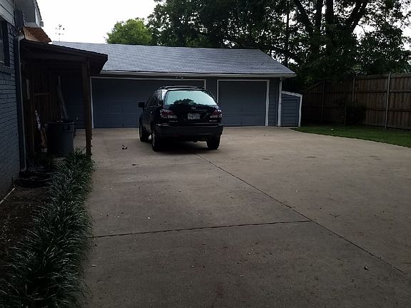 2nd image of 209 Brookhollow Dr