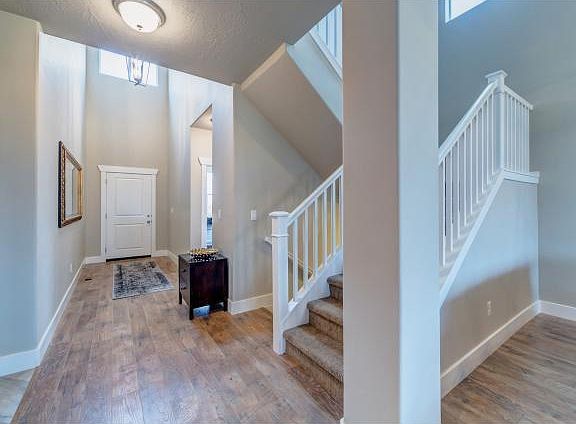 2nd image of 10104 S Glenmoor Dr