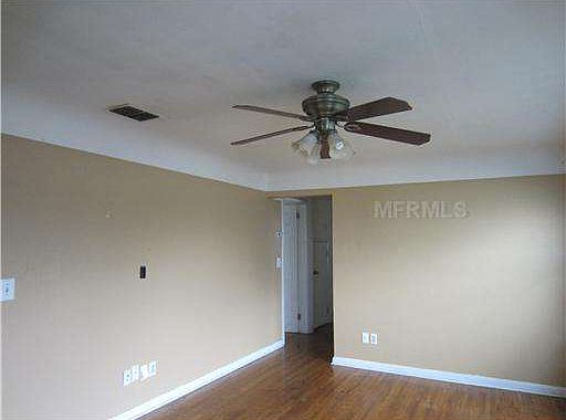 3rd image of 115 Orangeview Ln