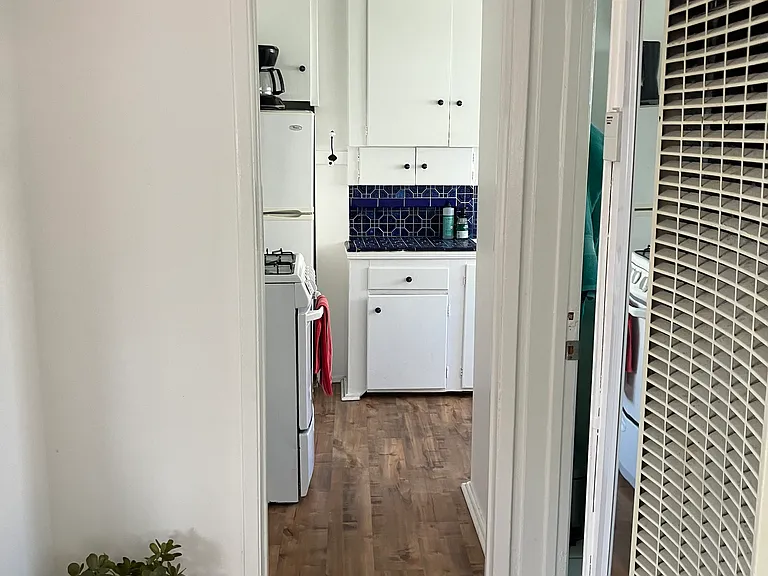 18 Breeze Ave #4 — Photo 5