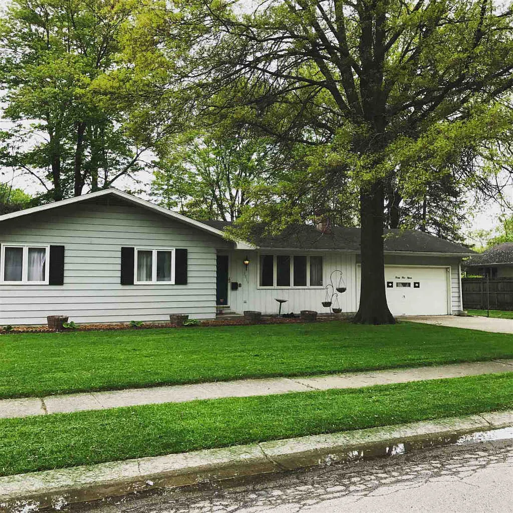2315 Lima Ln photo 1