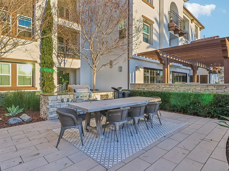 Marisol Apartments — Photo 19