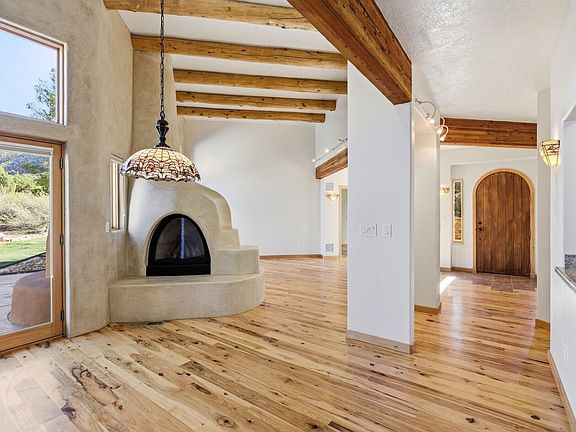 5th image of 100 River Bend Cir