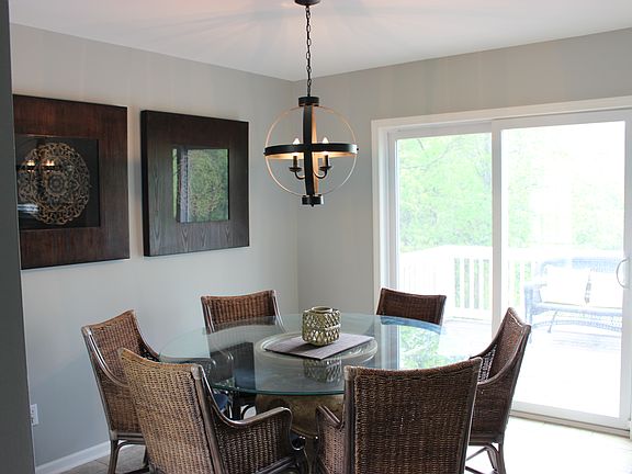 5th image of 60604 Lamplighter Dr