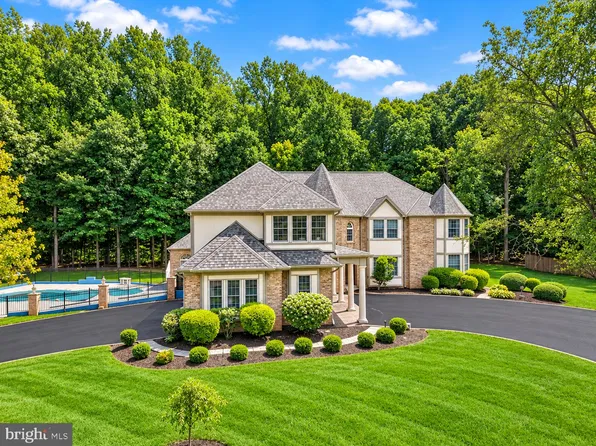 9827 Lake Meadow Ct, Burke, VA 22015