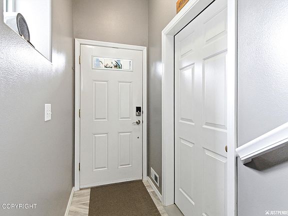 4th image of 20233 Riverside Dr #8B