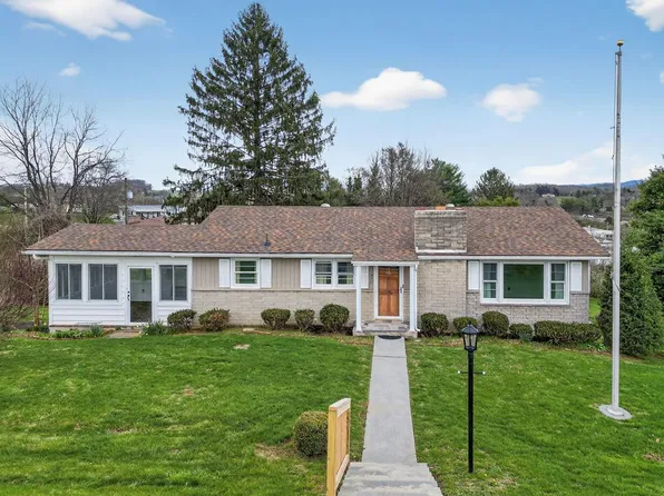 320 Lowry Dr SW, Abingdon, VA 24210