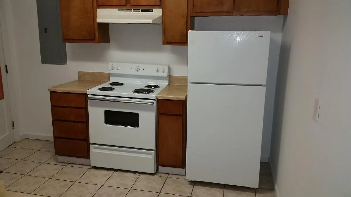 2 bed, 1000 sqft, $1,500 — Photo 3