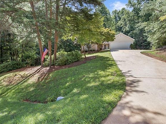 2nd image of 4514 Holly Forest Dr