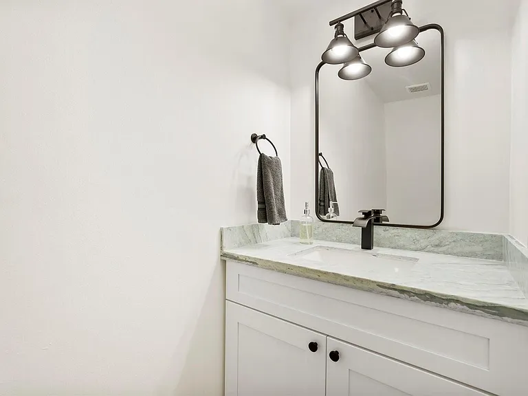 3327 Freshmeadows Dr — Photo 23