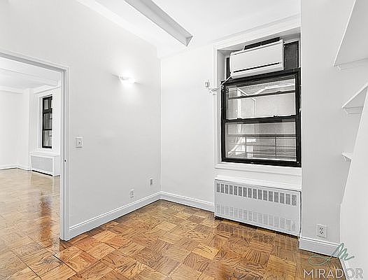 3rd image of 132 E 45th St APT 3I