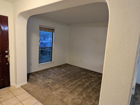 5th image of 522 W Metcalfe St