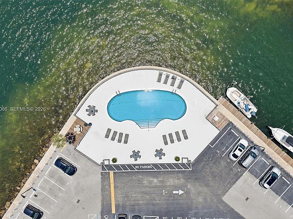 4th image of 11930 N Bayshore Dr APT 609