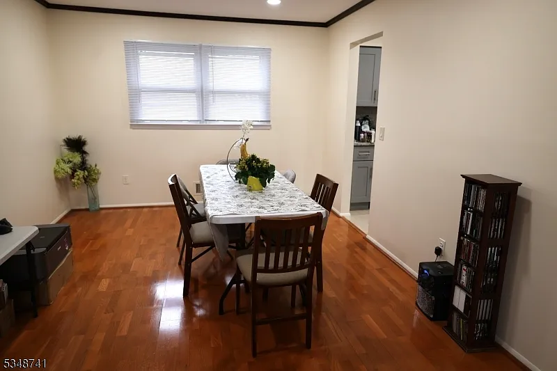 3 bed, 2.0 bath, $4,250 — Photo 4