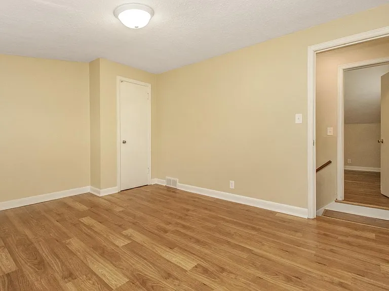 1413 Lake St NE — Photo 17