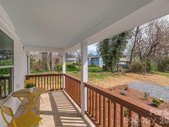 3rd image of 5 White Ave